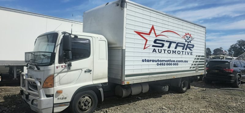 Hino pantech truck